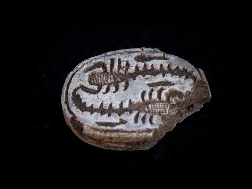 Amulette égyptienne à Tel Qana en Israël, vieille de 3 500 ans.