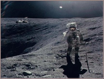 Apollo 16 et un ufo.