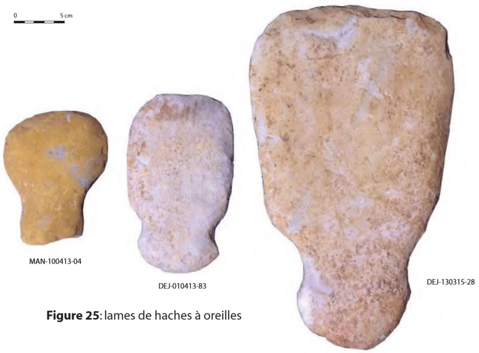 Lames de haches à oreilles en Guadeloupe, dans les Petites Antilles.