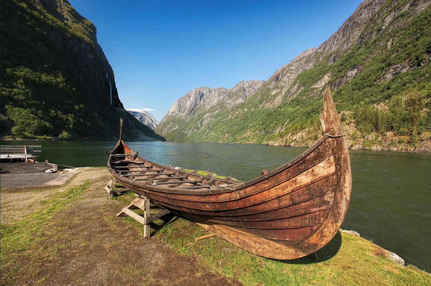 Bateau-tombe viking de 15m de long sur l'île de Karmøy, près de Avaldsnes en Norvège.