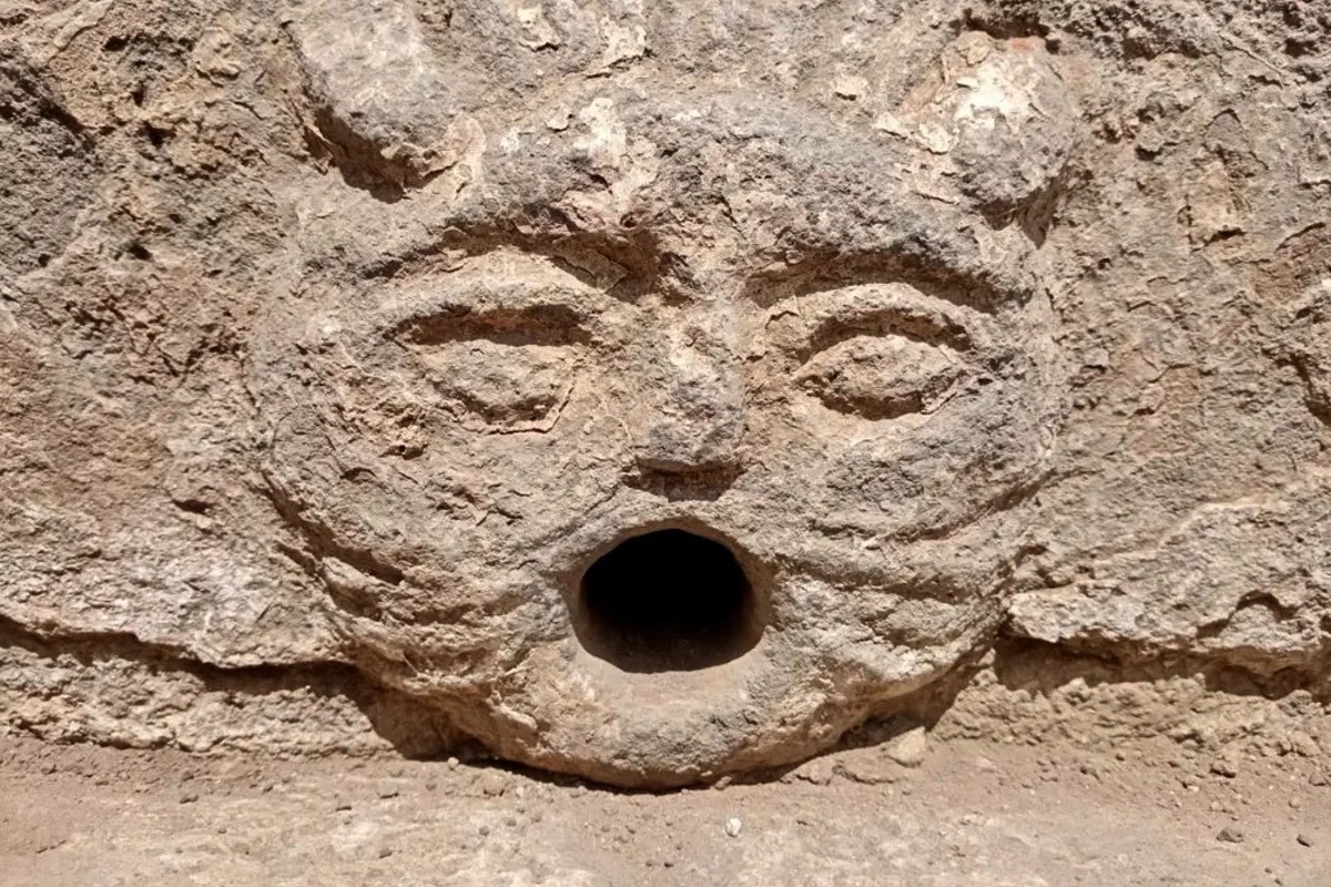 Bouche d'évacuation d'eau dans le couvent jésuite de Riobamba en Equateur, en l'an 1797.