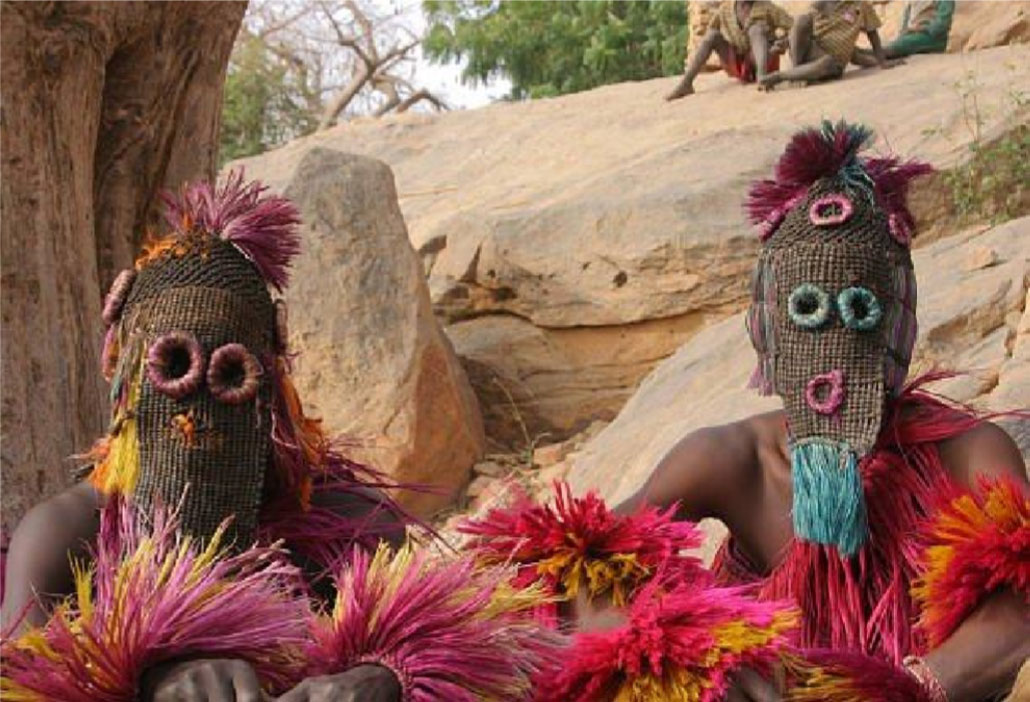 Les Êtres des étoiles et esprits de la nature, du peuple Dogon du Mali.