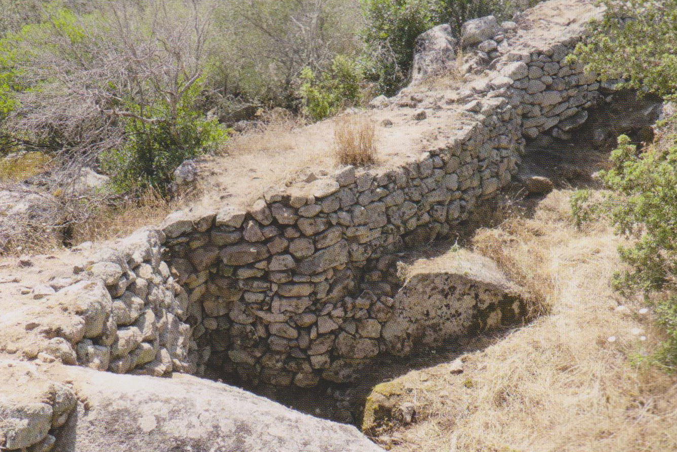 Casteddu (habitat fortifié) de Tappa en Corse en 1900 avant notre ère.