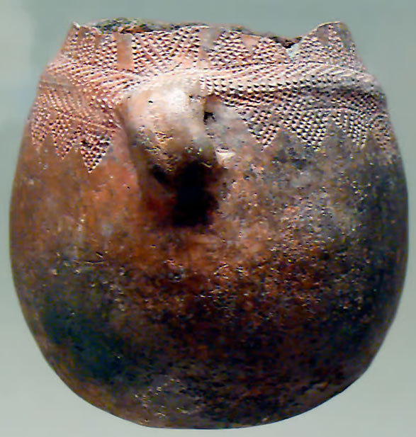 Céramique cardium (culture cardiale) à Cavalaire-sur-Mer près de Saint-Tropez, vieille de 6 800 ans.