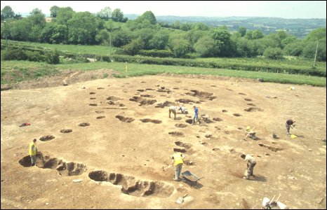 Cercle de bois à Ballygawley, dans le comté de Tyrone en Irlande, vieux de 4 500 ans.