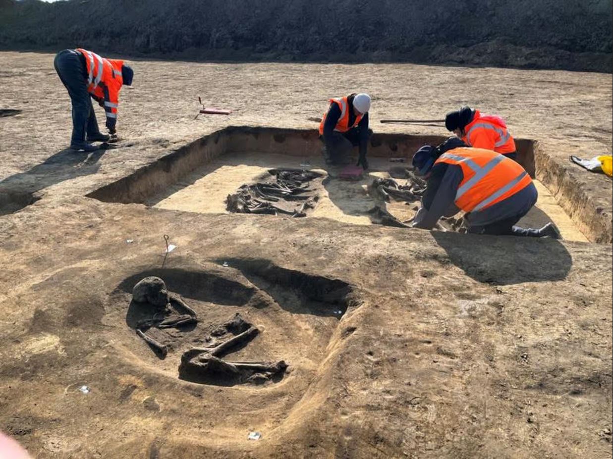 Chambres funéraires à Magdeburg, sur la colline d'Eulenberg en Allemagne, il y a 5 800 ans.