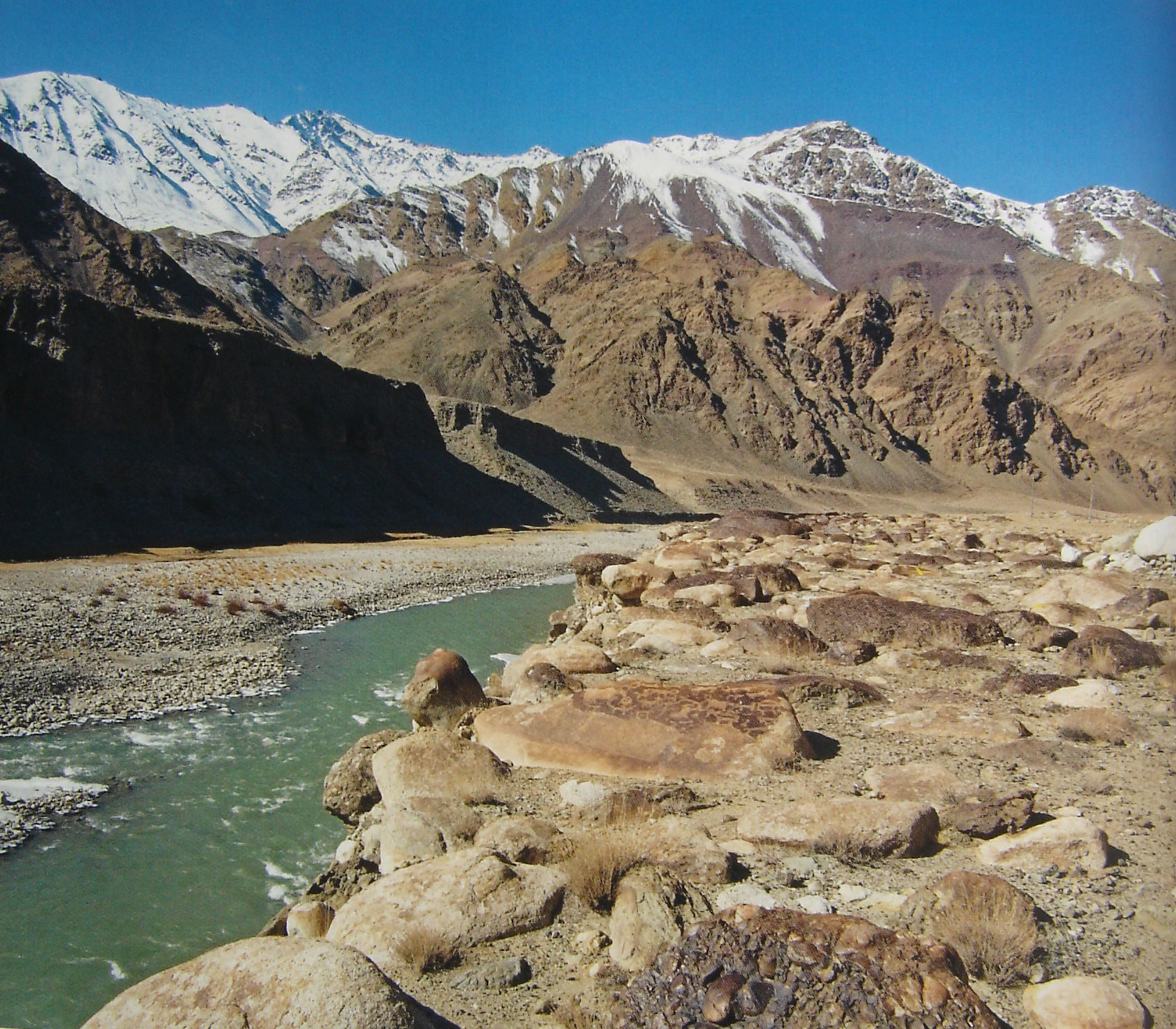 Site d'art rupestre de Kawathang au Ladakh.