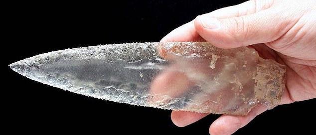 Dague en cristal et manche en ivoire d'éléphant d'Asie