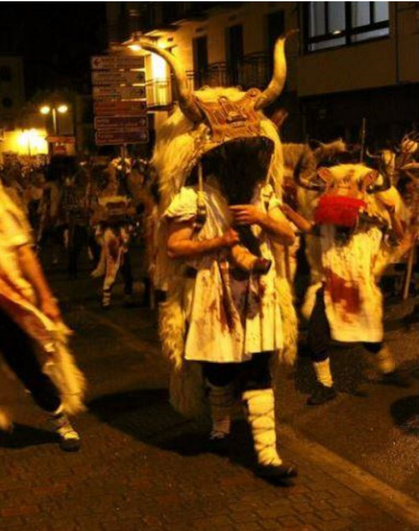 BasaJaun, Momotxorro et êtres extraordinnaires de l'Euskal Herria (“Pays Basque”, en français).