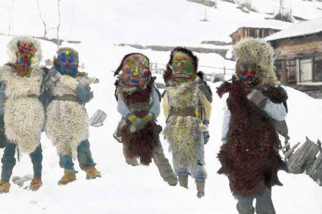 Divinité Tschäggättä, dans les Alpes suisses.