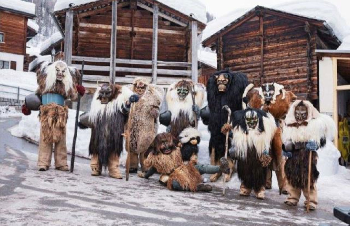 Divinité Tschäggättä, dans les Alpes suisses.