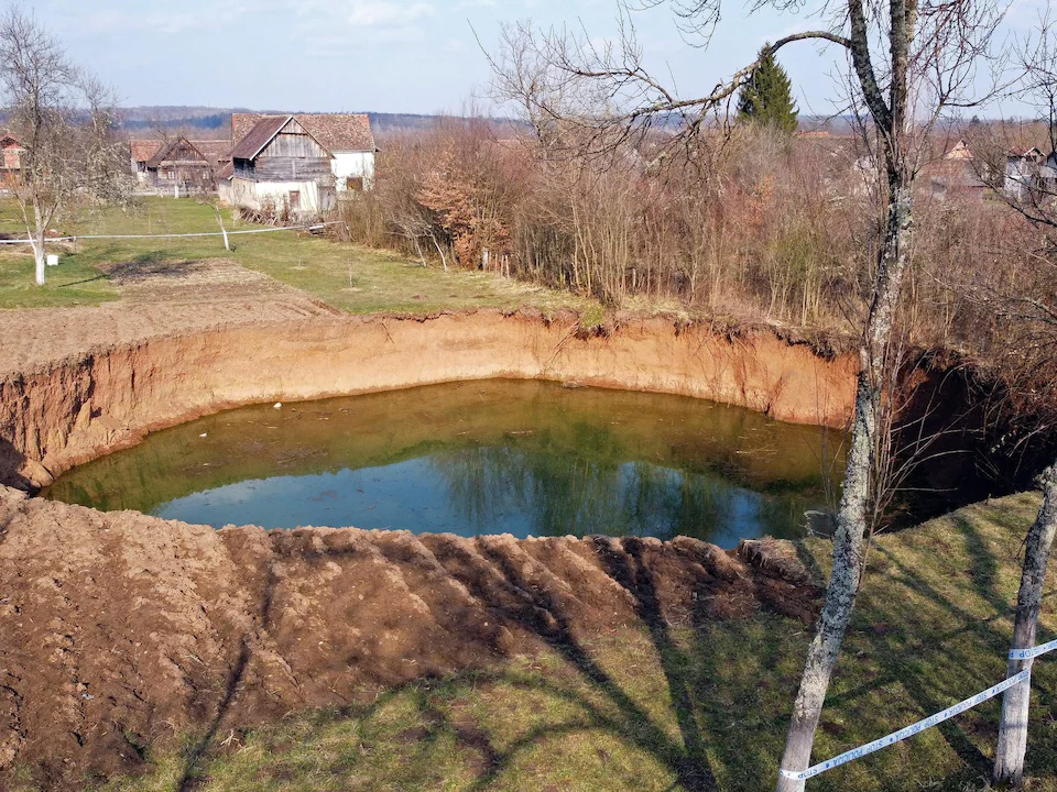 Doline ou gouffre à Mecencani en Croatie