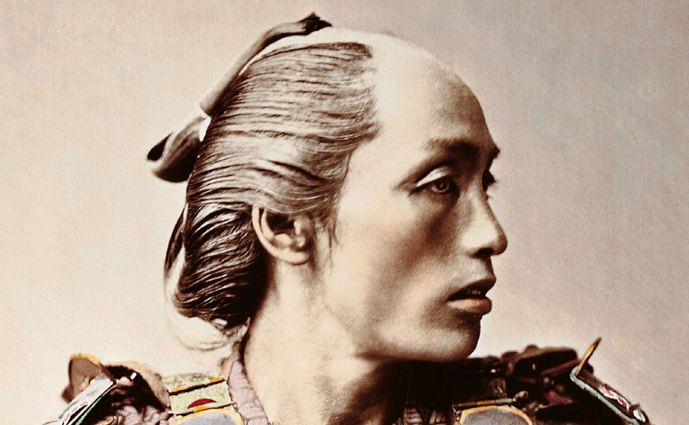 Japonais en tenue de samouraï, par Felice Beato & Raimund von Stillfried, vers 1876.