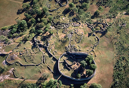 Forteresse des ruines de Zimbabwe datant du IXe siècle.