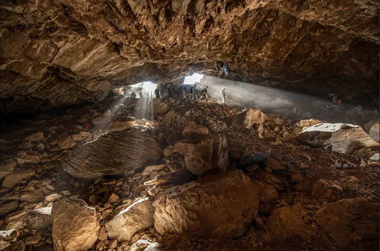 Recherches archéologiques dans la grotte de Chiquihuite dans la sierra del Astillero au Mexique.
