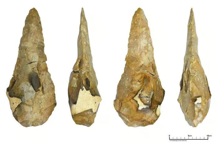 Hache massive de 1,65 kg de la vallée de Medway dans le Kent au Royaume-Uni, vieille de 300 000 ans.