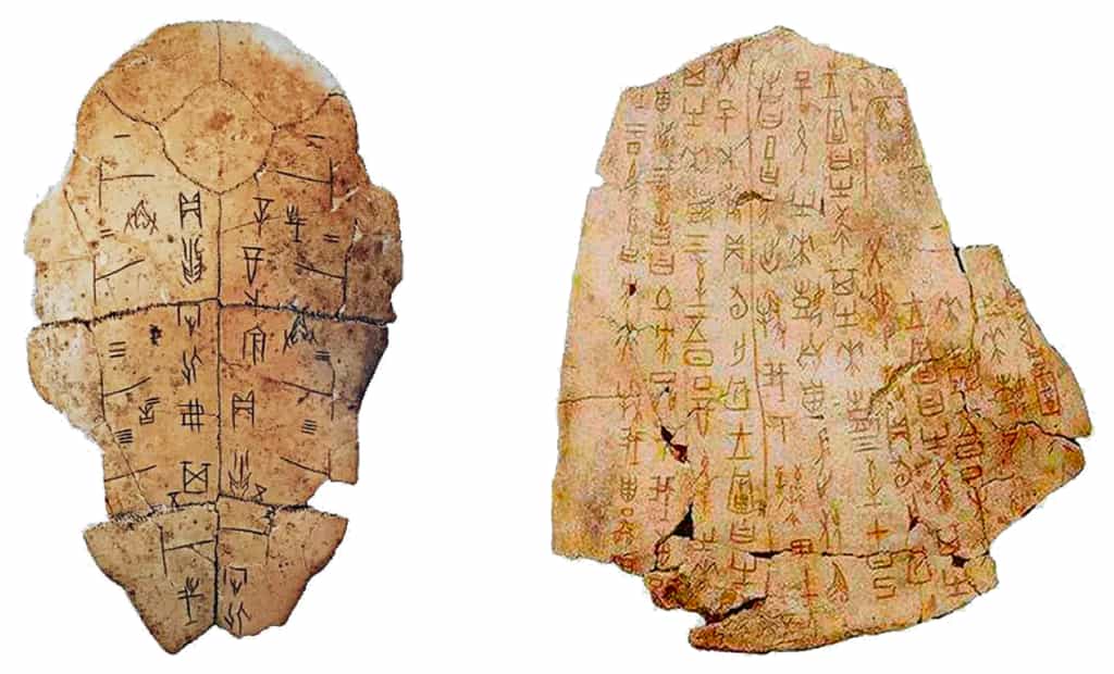 Inscriptions gravées sur carapaces de tortue à Anyang (Henan, Chine), vieux de 3600 ans.