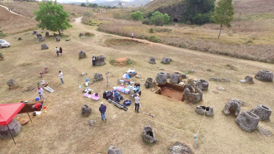 Jarres géantes ou tombes funéraires au Laos, il y a plus de 1000 ans.