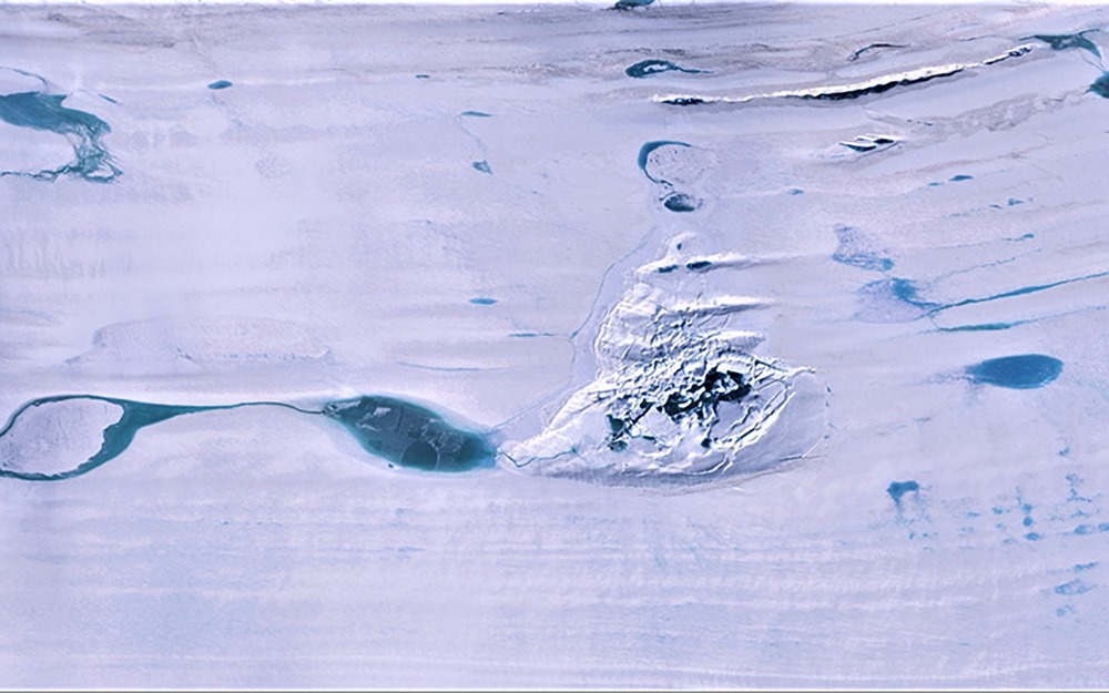 Lac de glace en Antarctique avant & après son assèchement
