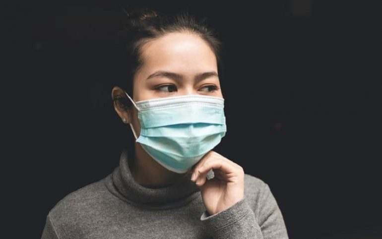Masque: efficace face aux bactéries, mais inefficace face aux virus.