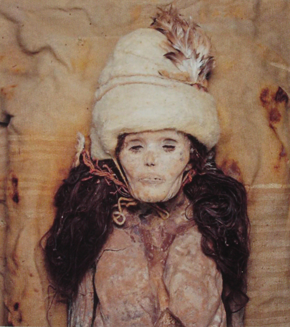 Momie des sables, femme du bassin du Tarim, tombe M11 du cimetière de Xiaohe
