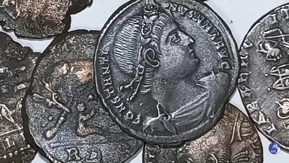 30 à 50 000 pièces de monnaie en bronze du IV<sup>e</sup> siècle, au large de la Sardaigne.