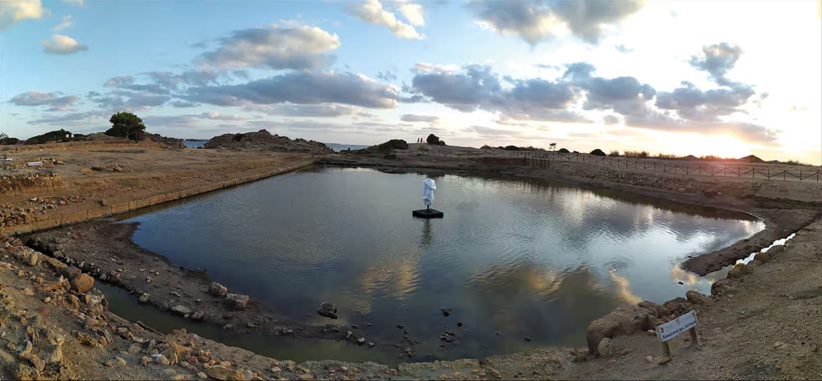 Kothon ou observatoire sur l'&icircle de Motya en Sicile.