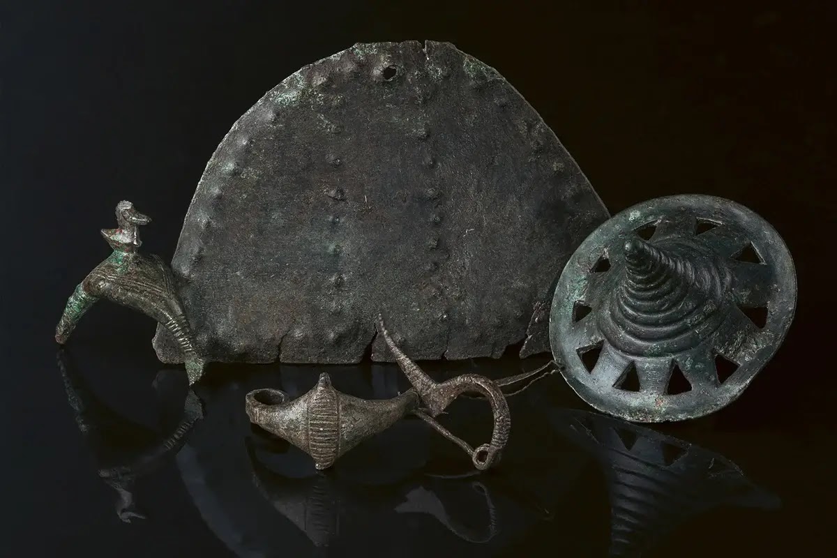Ornements métalliques en Hongrie.