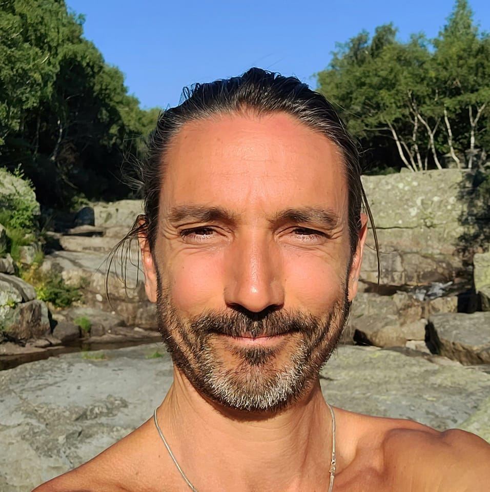 Raphaël Papillon, au mas de la Barque, dans les Cévennes, frontière entre la Lozère & le Gard, en France.