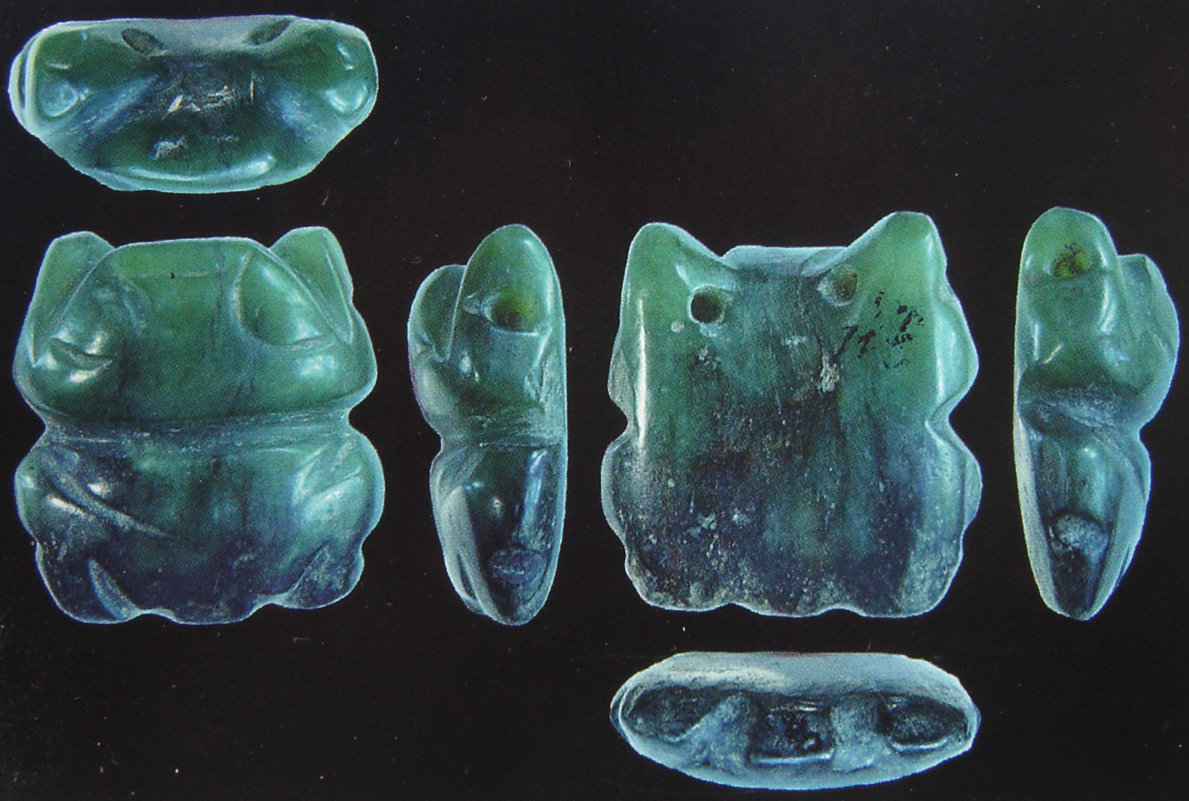 Pendentif zoomorphe en néphrite de Martinique.