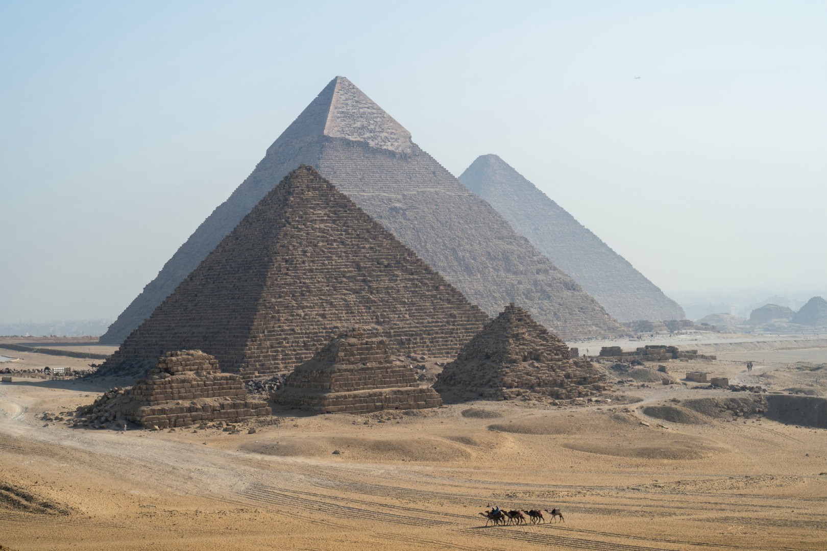 Les pyramides du plateau de Gizeh en Egypte.