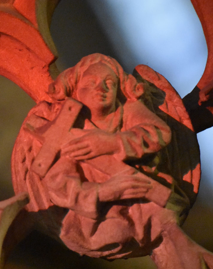 Rayon rouge sur un Ange
