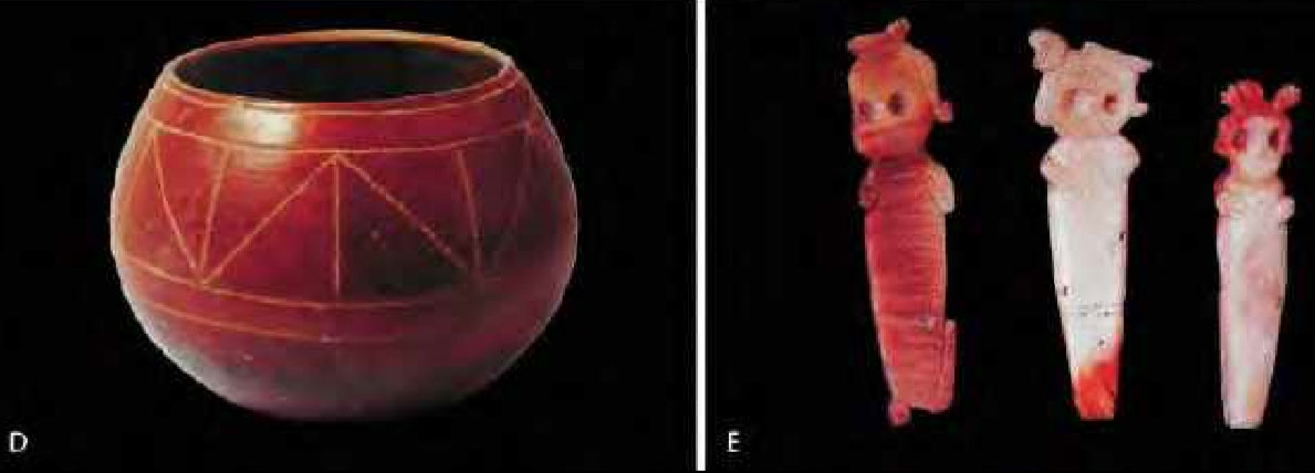 D (Ontaneda 2010, 78) : Récipients Narrío. E : Ucuyayas, figurines votives en coquillage Spondyle (Spondylus princeps – photo : J. Anderson de Bustamante).