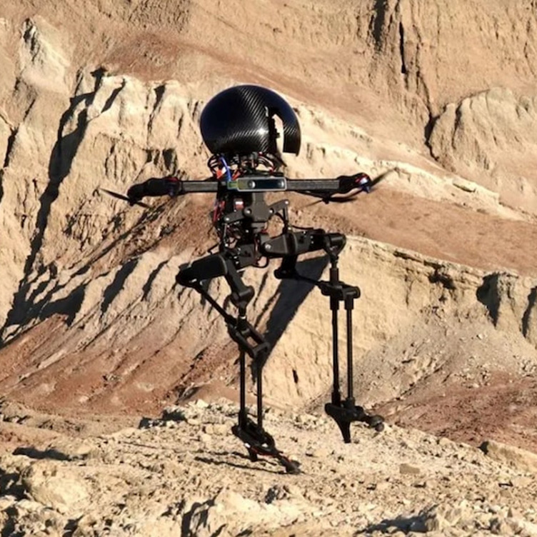Robot Leonardo, capable à la fois de marcher & de voler.