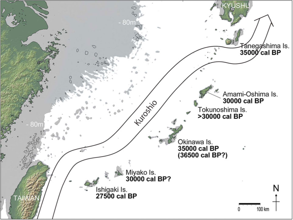Six îles de Ryukyu attestent de sites archéologiques : Ishigaki (25 500BC), Miyako (28 000 BC), Okinawa (34 500 BC), Tokunoshima (28 000 BC), Amami-Oshima (28 000 BC) & Tanegashima (33 000 BC).