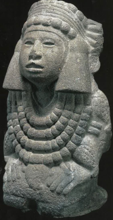 Sculpture de la déesseChalchiutlicue-Chicomecoatl.
