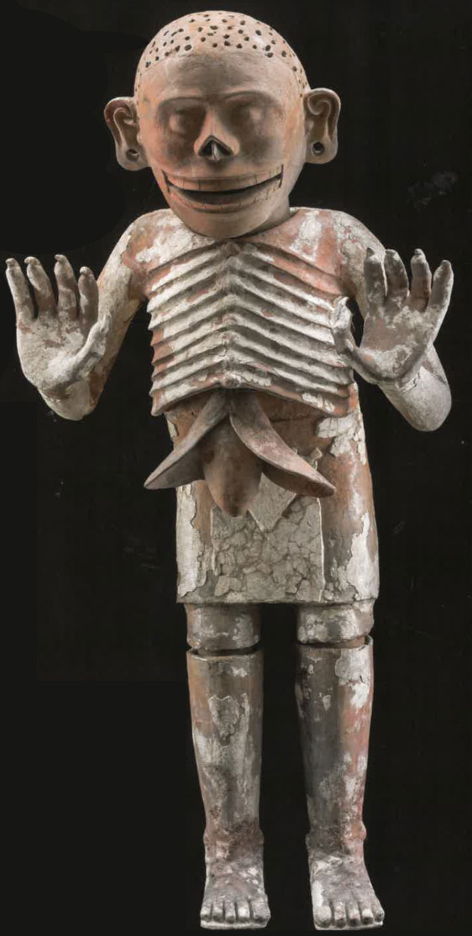 Sculpture du dieu Mictlantecuhtli de 2m de haut.