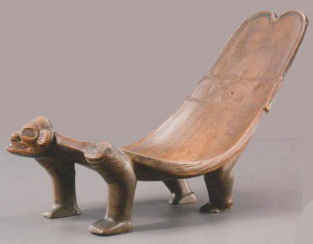Exeptionnel siège (Duho) cérémoniel taïno, Haïti, XIVe-XVe siècle.
