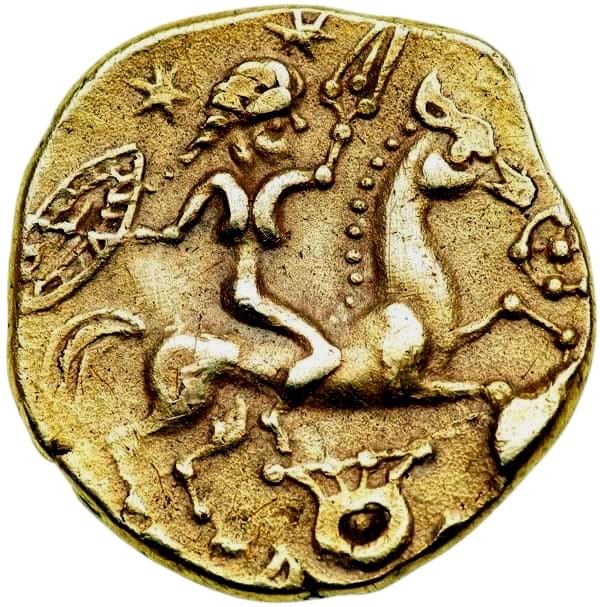 Statète en or, représentant une femme nue à cheval brandissant une épée et la roue du temps, du IIe siècle de notre ère.