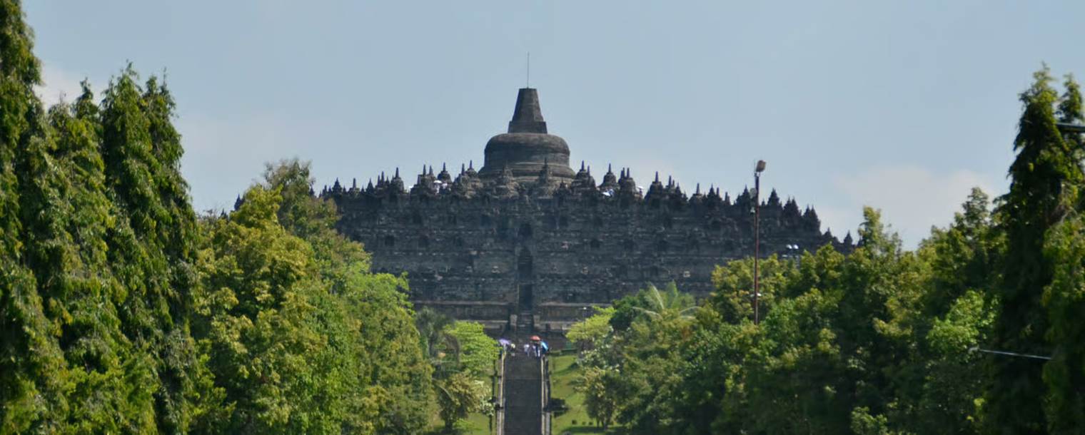 Temple bouddhiste à Borobudur (Java, Indonésie).