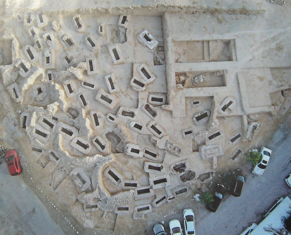 Nécropoles (tumuli ou tell) de Bahreïn.