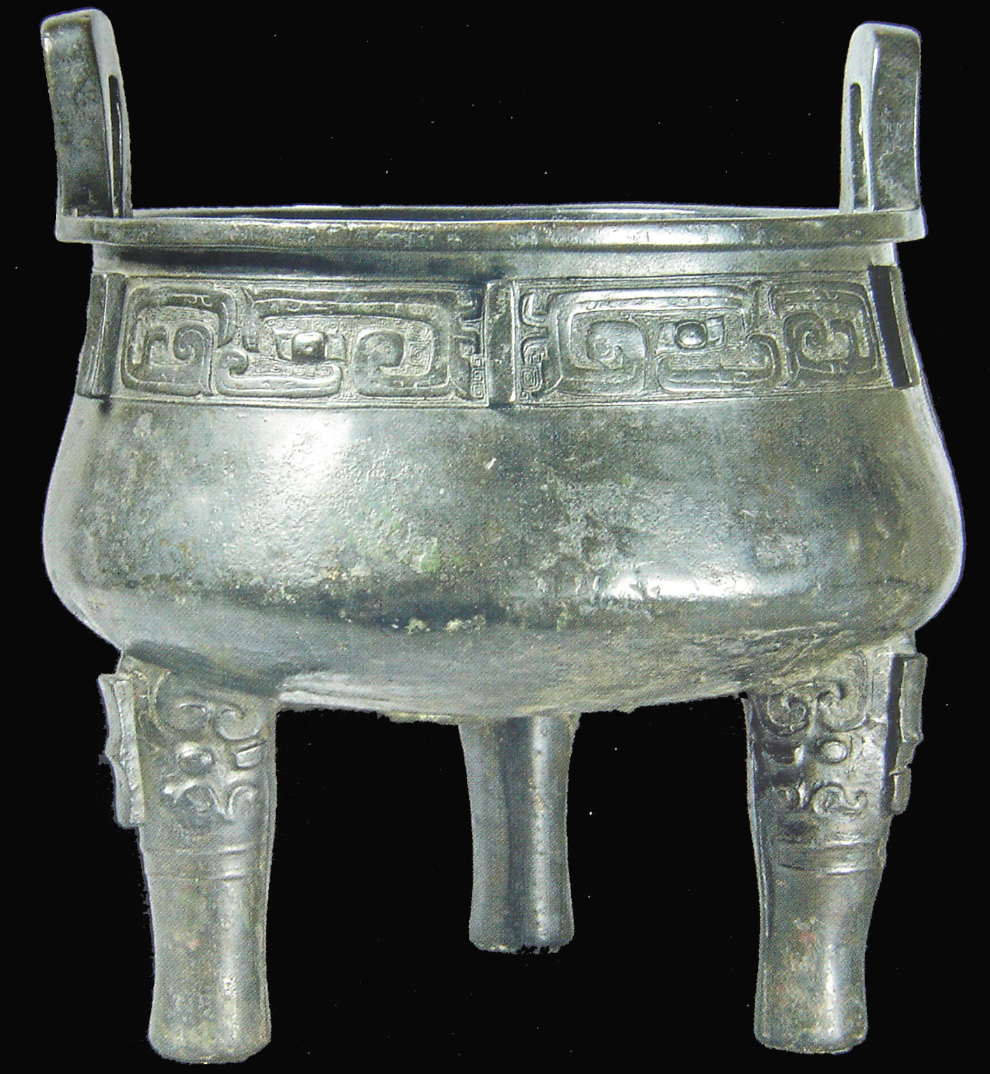 Vase ou tripode ding en bronze.