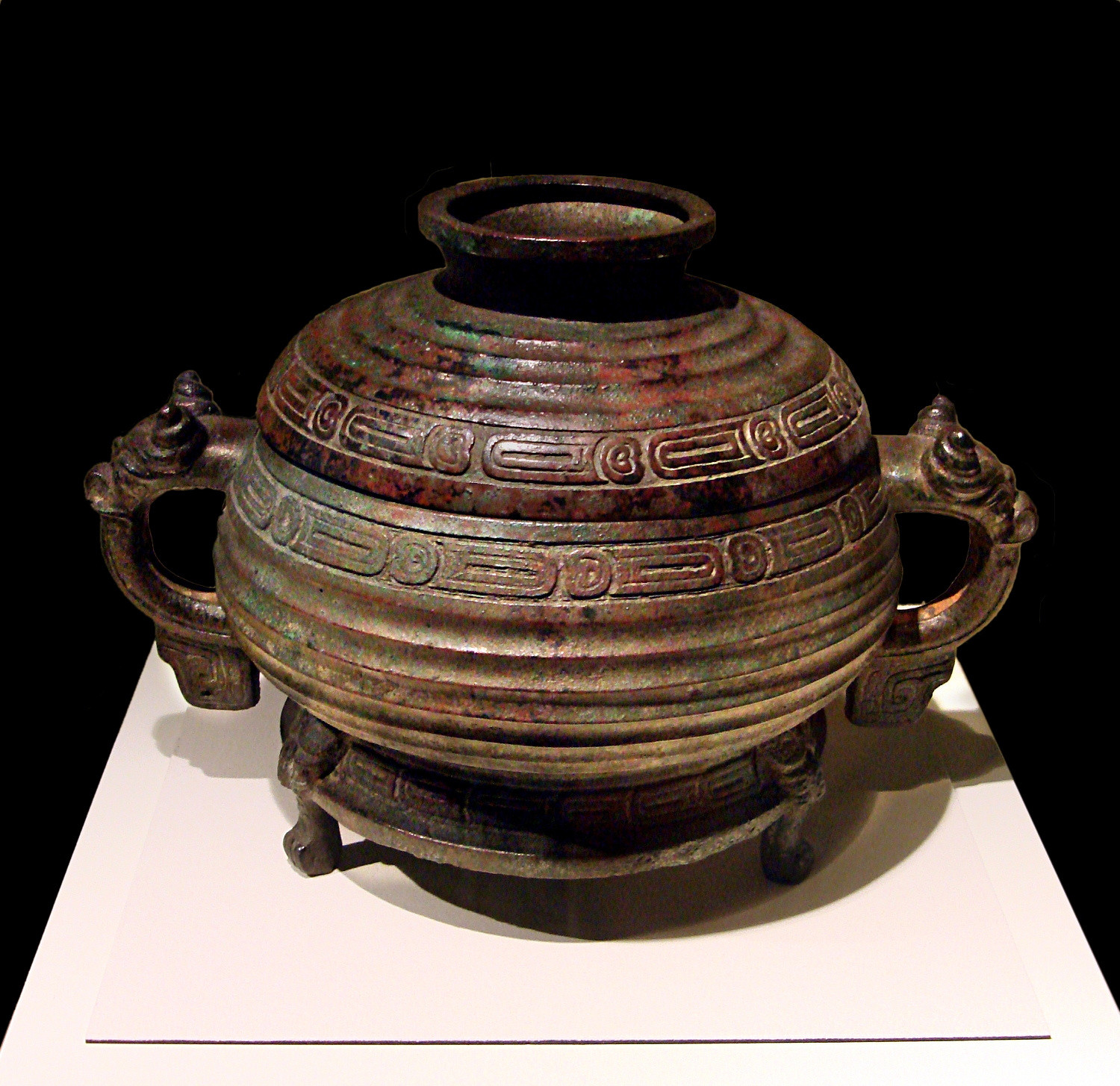 Vase Gui en bronze.